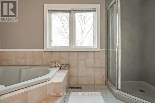 407 Bonny Meadow Rd, Oakville, ON - Indoor Photo Showing Bathroom