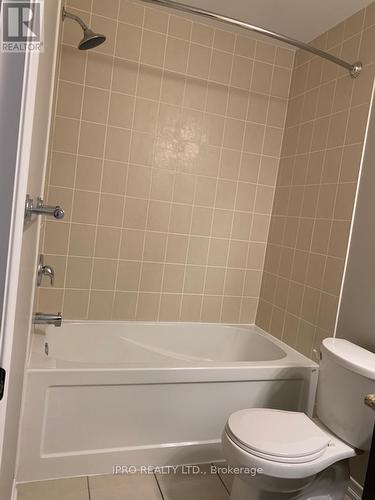 8534 Nightshade Street, Niagara Falls, ON - Indoor Photo Showing Bathroom