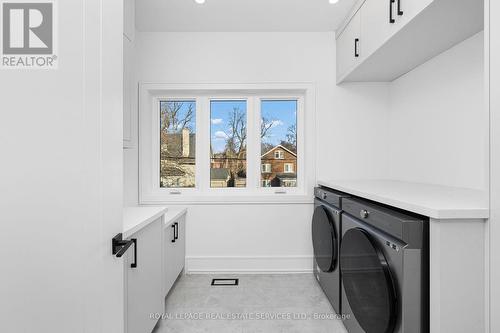 1352 Mount Pleasant Road, Toronto, ON - Indoor Photo Showing Laundry Room