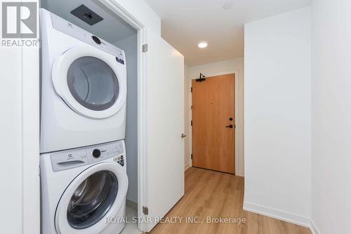 2011 - 7950 Bathurst Street, Vaughan, ON - Indoor Photo Showing Laundry Room