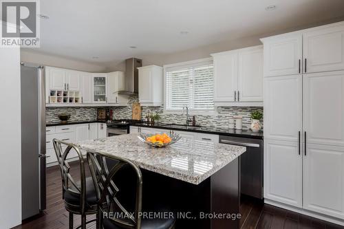 1870 St. Johns Rd, Innisfil, ON - Indoor Photo Showing Kitchen With Upgraded Kitchen