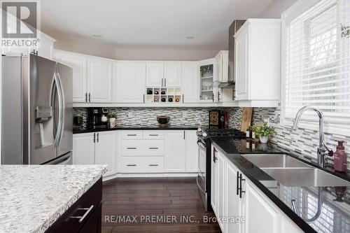 1870 St. Johns Rd, Innisfil, ON - Indoor Photo Showing Kitchen With Double Sink With Upgraded Kitchen