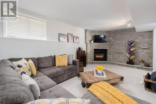 1870 St. Johns Rd, Innisfil, ON - Indoor Photo Showing Living Room With Fireplace