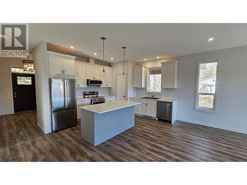 1248 Fir Street, Telkwa, BC - Indoor Photo Showing Kitchen