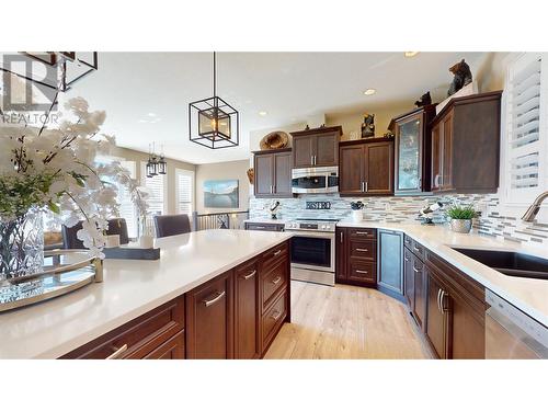 3033 37Th Street Lot# 8, Osoyoos, BC - Indoor Photo Showing Kitchen With Upgraded Kitchen
