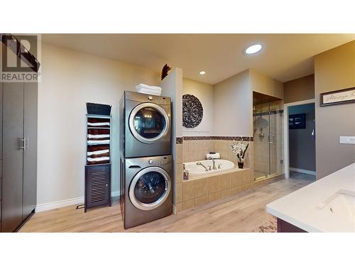 3033 37Th Street, Osoyoos, BC - Indoor Photo Showing Laundry Room