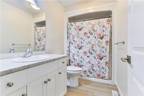 10 Curren Crescent, Tillsonburg, ON - Indoor Photo Showing Bathroom