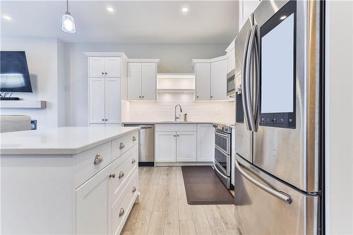 10 Curren Crescent, Tillsonburg, ON - Indoor Photo Showing Kitchen With Upgraded Kitchen