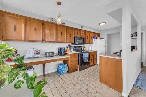 30 Harrisford Street|Unit #701, Hamilton, ON - Indoor Photo Showing Kitchen