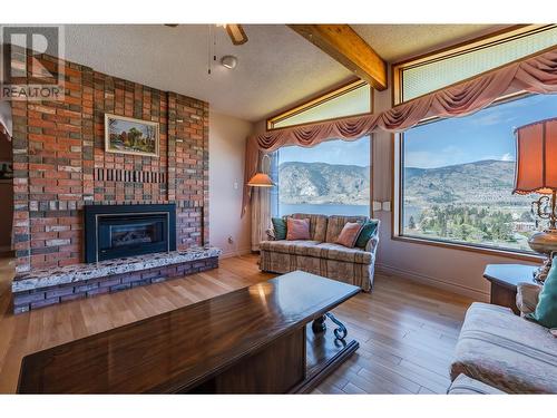 105 Spruce Road, Penticton, BC - Indoor Photo Showing Living Room With Fireplace