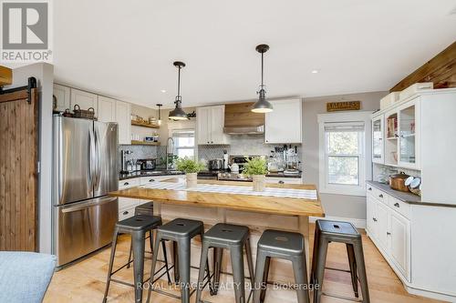 7433 5 Sideroad, Halton Hills, ON - Indoor Photo Showing Kitchen With Stainless Steel Kitchen