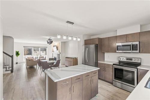 427 Park West Drive, Winnipeg, MB - Indoor Photo Showing Kitchen