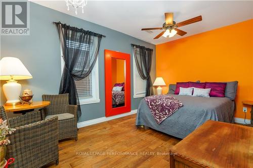 35 Second Street E, Cornwall, ON - Indoor Photo Showing Bedroom