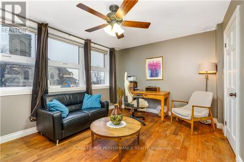 35 Second Street E, Cornwall, ON - Indoor Photo Showing Living Room