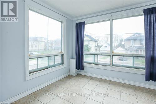 6175 Barker St, Niagara Falls, ON - Indoor Photo Showing Other Room