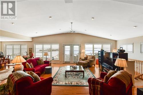 12 Wolsey Lane, Mallorytown, ON - Indoor Photo Showing Living Room