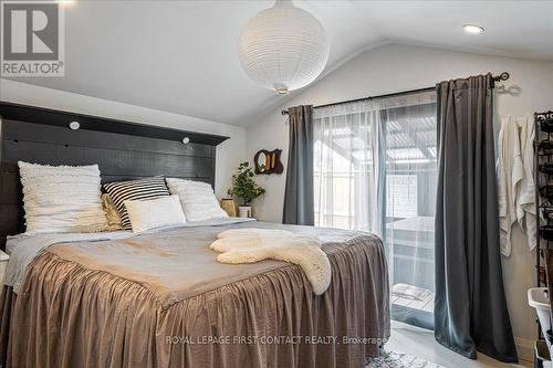 1370 Killarney Beach Road, Innisfil, ON - Indoor Photo Showing Bedroom