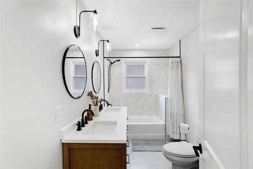 213 Bell Street, Port Colborne, ON - Indoor Photo Showing Bathroom
