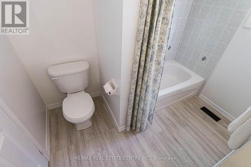 189 Featherstone Rd, Milton, ON - Indoor Photo Showing Bathroom