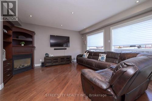 29 Oak Ridge Drive, Orangeville, ON - Indoor Photo Showing Living Room With Fireplace