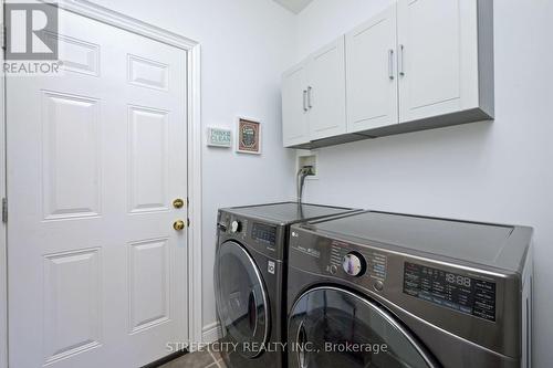 29 Oak Ridge Dr, Orangeville, ON - Indoor Photo Showing Laundry Room