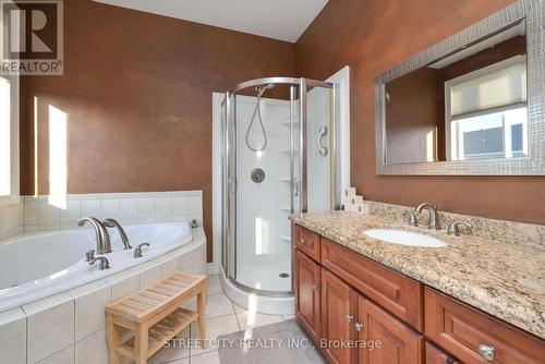 29 Oak Ridge Dr, Orangeville, ON - Indoor Photo Showing Bathroom