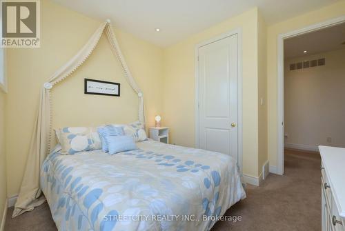 29 Oak Ridge Dr, Orangeville, ON - Indoor Photo Showing Bedroom
