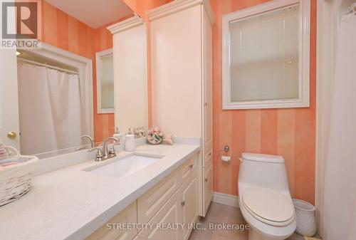 29 Oak Ridge Dr, Orangeville, ON - Indoor Photo Showing Bathroom