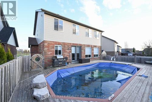 29 Oak Ridge Dr, Orangeville, ON - Outdoor With In Ground Pool With Deck Patio Veranda With Exterior