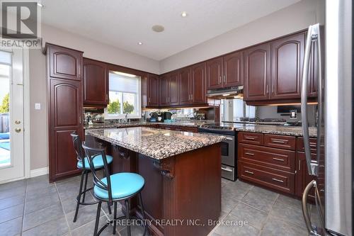 29 Oak Ridge Drive, Orangeville, ON - Indoor Photo Showing Kitchen