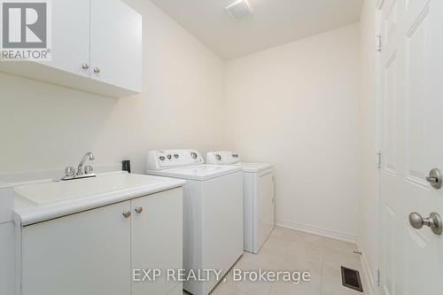 4 Silver Meadow Gdns, Hamilton, ON - Indoor Photo Showing Laundry Room