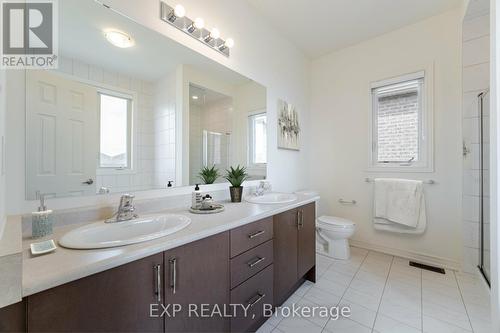 4 Silver Meadow Gdns, Hamilton, ON - Indoor Photo Showing Bathroom