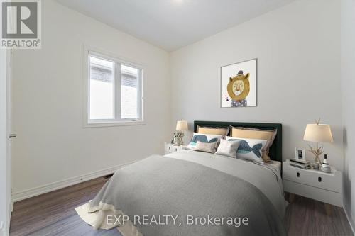 4 Silver Meadow Gdns, Hamilton, ON - Indoor Photo Showing Bedroom