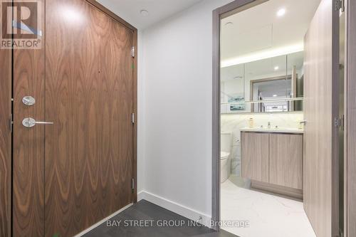 #2106 -38 Widmer St, Toronto, ON - Indoor Photo Showing Other Room