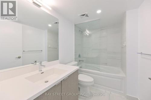 1115 - 219 Dundas Street E, Toronto, ON - Indoor Photo Showing Bathroom