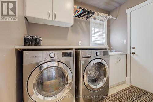 359 Granby Crt, Pickering, ON - Indoor Photo Showing Laundry Room