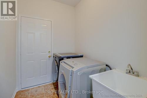 105 Boticelli Way, Vaughan, ON - Indoor Photo Showing Laundry Room