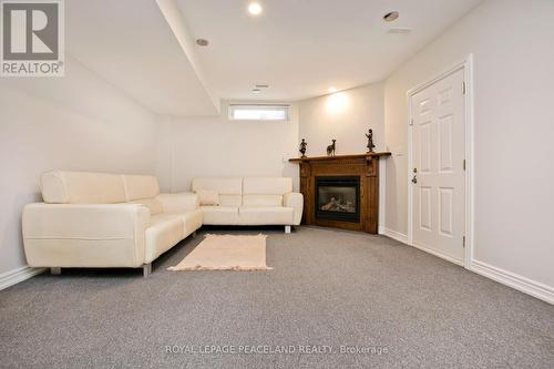 36 Valleyford Ave, Richmond Hill, ON - Indoor With Fireplace