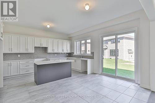 40 Joiner Circ, Whitchurch-Stouffville, ON - Indoor Photo Showing Kitchen