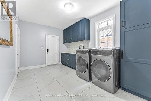 37 Classic Dr, Brampton, ON - Indoor Photo Showing Laundry Room