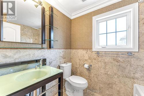 37 Classic Dr, Brampton, ON - Indoor Photo Showing Bathroom