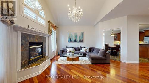 2579 Cliff Road, Mississauga, ON - Indoor Photo Showing Living Room With Fireplace