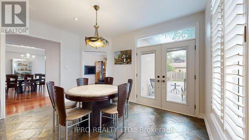 2579 Cliff Rd, Mississauga, ON - Indoor Photo Showing Dining Room