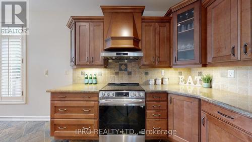 2579 Cliff Road, Mississauga, ON - Indoor Photo Showing Kitchen