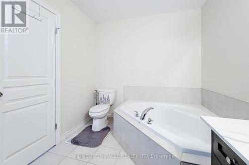 68 Vinton Rd, Hamilton, ON - Indoor Photo Showing Bathroom