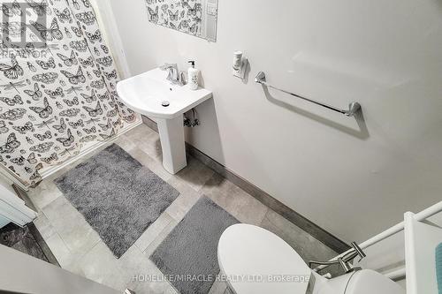 68 Vinton Rd, Hamilton, ON - Indoor Photo Showing Bathroom