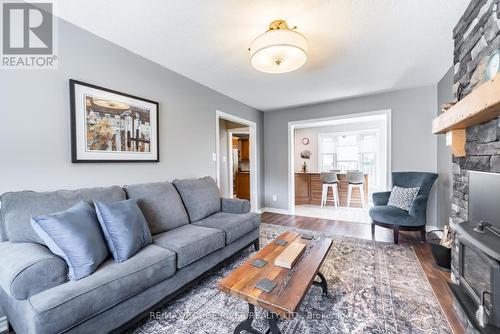 1096 Frei Street, Cobourg, ON - Indoor Photo Showing Living Room