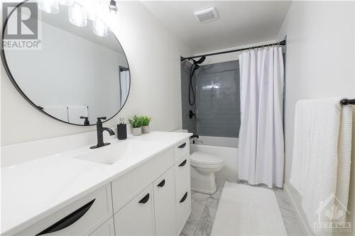 3 Banner Road Unit#A, Nepean, ON - Indoor Photo Showing Bathroom