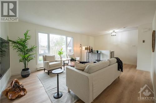 3 Banner Road Unit#A, Nepean, ON - Indoor Photo Showing Living Room