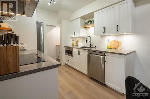 3 Banner Road Unit#A, Nepean, ON - Indoor Photo Showing Kitchen